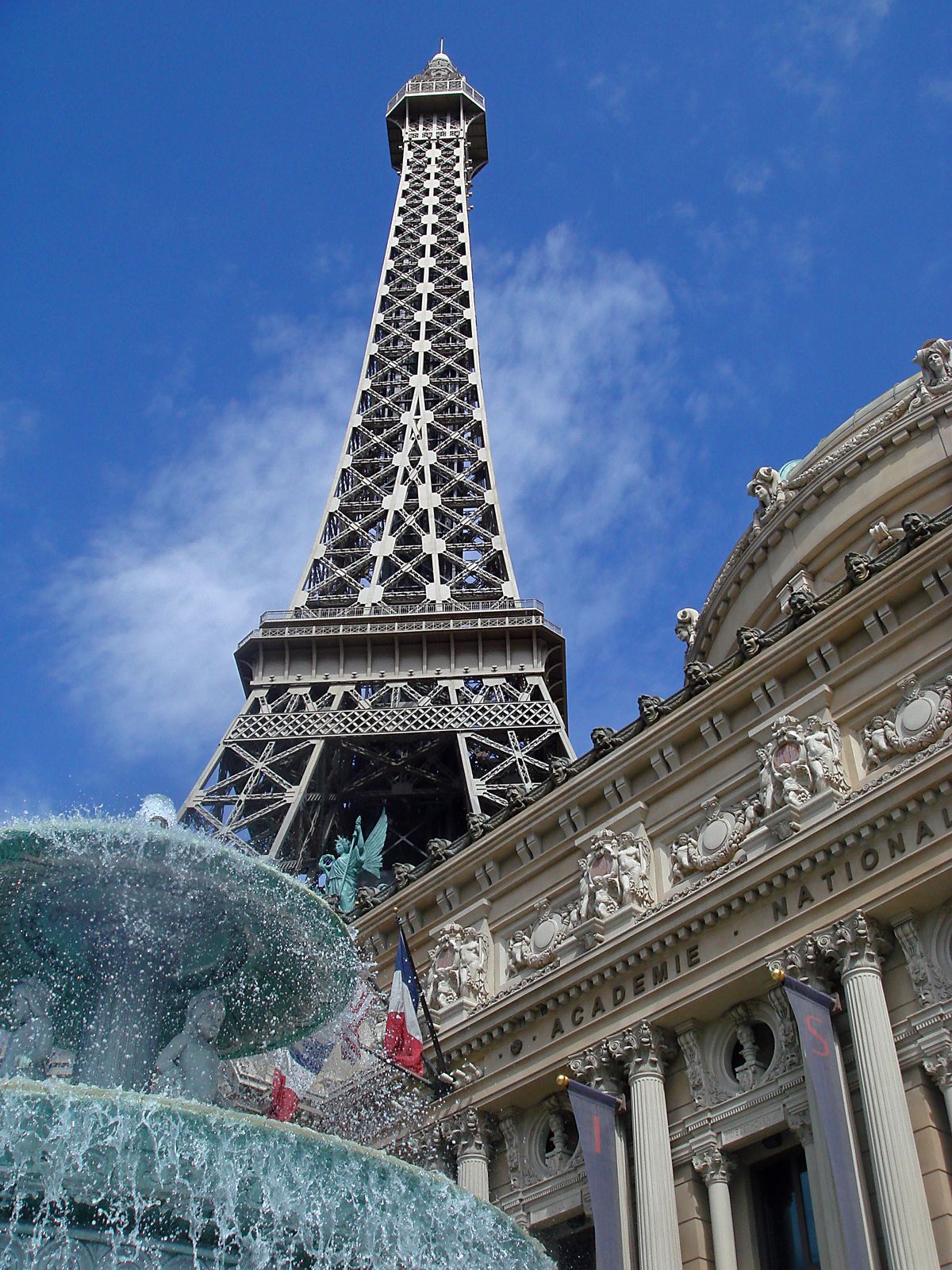 Bas Belfi - picture taken in Las Vegas. People often look at this picture and you can see them thinking: 'I never saw that building and fountain in Paris...'