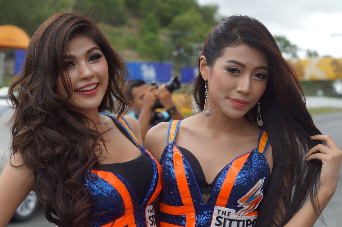 Grid Girls an den Pro Racing Series auf deim Bira Circuit in Pattaya Thailand.