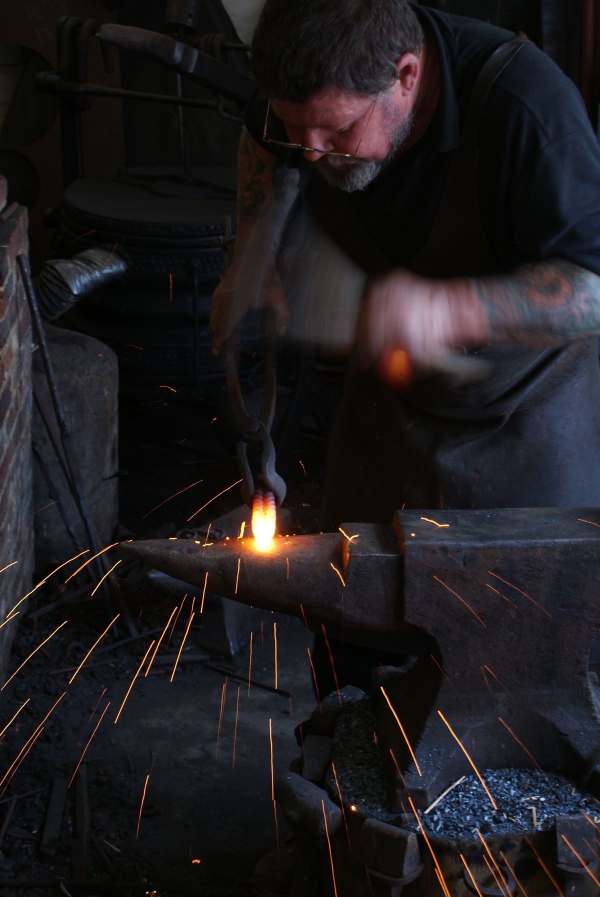 Trotse Engelse smid laat ons nog het fijne handwerk zien.