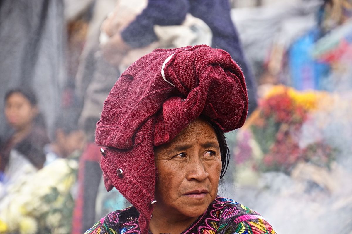 sur les marches de l'église de chichicastenango