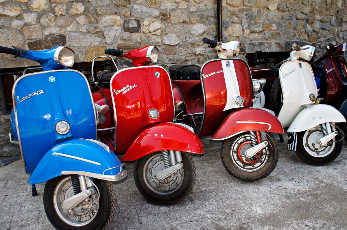 Las vespas del 70.JPG