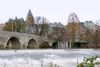 Blick zur alten Lahnbrücke und zum Dom im späten Dezember 2009