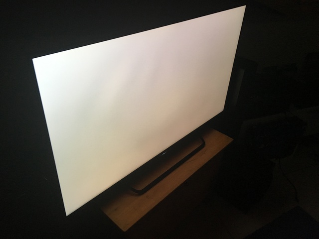 dse-55x8505c-seite-links_736213.jpg Bild von Links