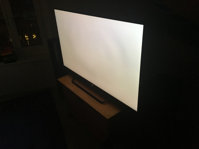 dse-55x8505c-seite-rechts_736212.jpg Bild von Rechts