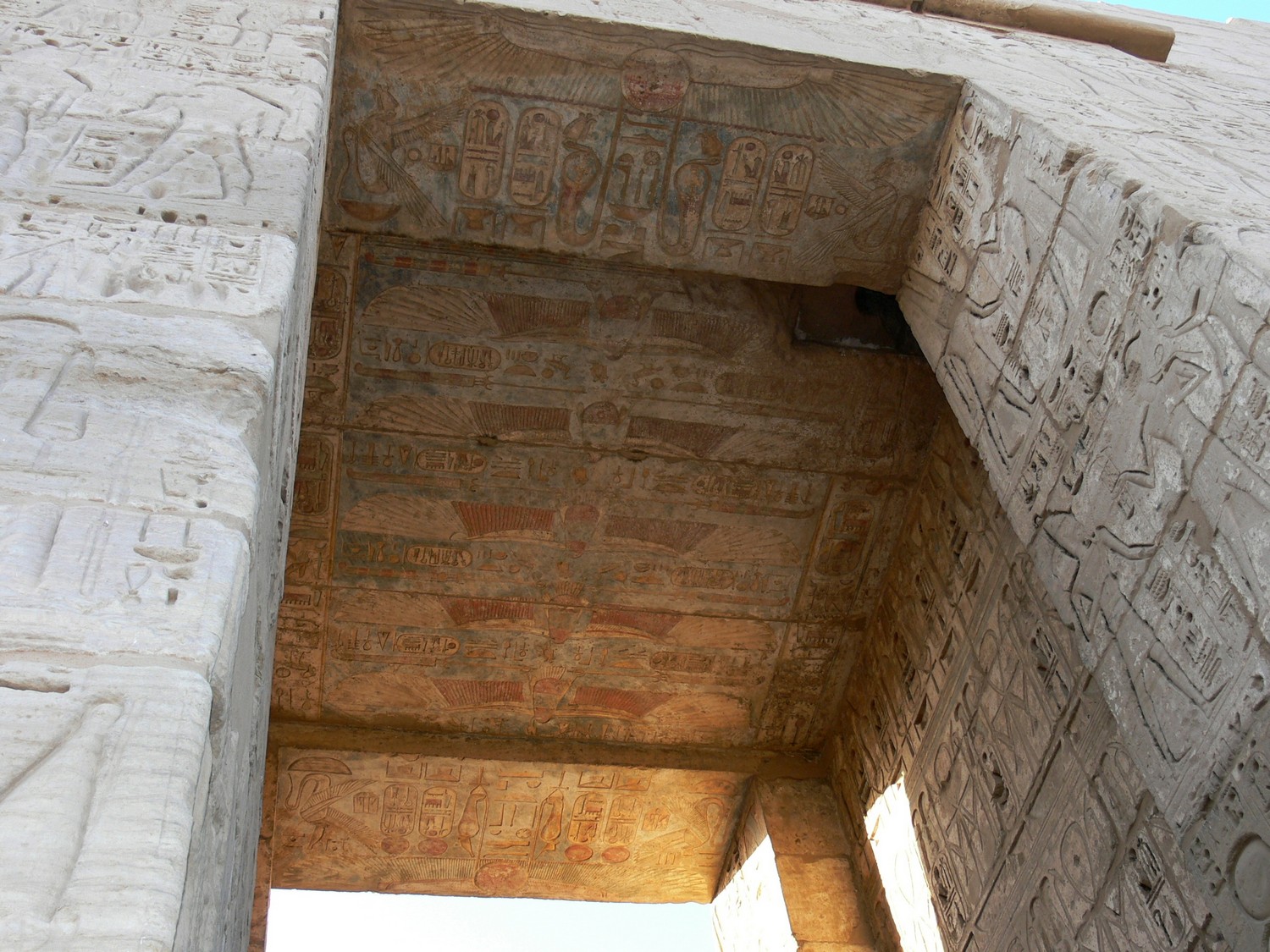 Medinet_Habu