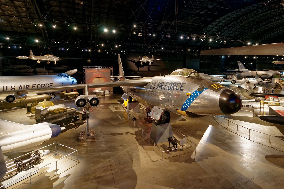 Eine Boeing RB-47H "Stratojet" in der Gallery Cold War.  Location: National Museum of the United States Air Force in Dayton im US-Bundesstaat Ohio ( Freihand Aufnahmetechnik / aufgelegt )