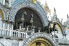 Die Pferde von San Marco, ein Detail von Venedig, das in den Themenpark "Italia in Miniatura" im Maßstab 1:5 nachgebaut wurde . Die Location ist: Rimini in Jahr 2005, Italien