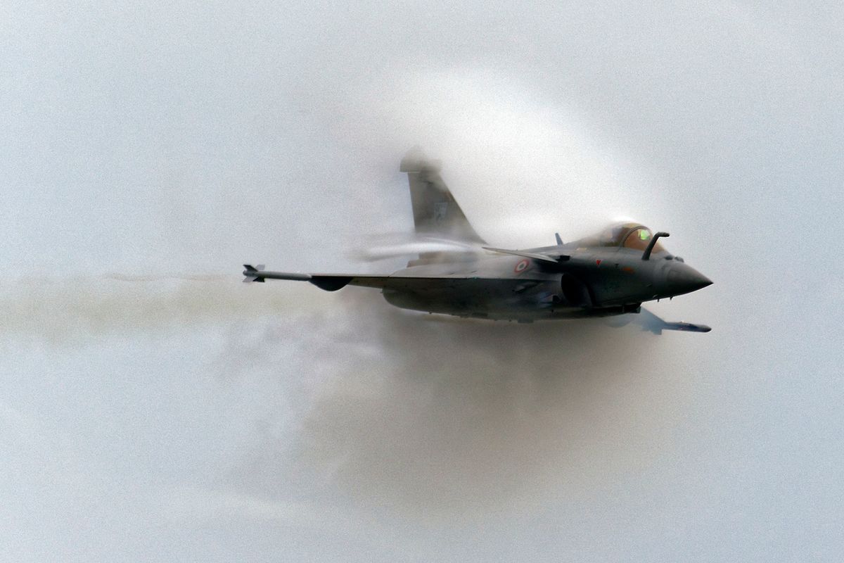 Solo Display der 129/4-GH Rafale C ETR03.004, die schönen Ablösungen wurden durch Regen verursacht. Location : NATO Tiger Meet 2019 in Mont-de-Marsan