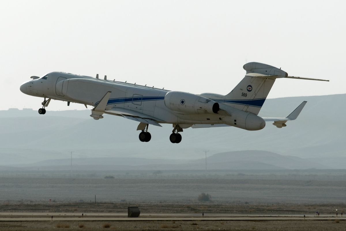 Das zurzeit modernste Elektronische Aufklärungs Flugzeug der Welt, in Westentaschen Format beim Take-off.  569 Gulfstream G550 CAEW "Nahshon Eitam" / 122 Squadron. Location : Übung Blue Flag 2019 auf der Uvda Air Force Base in Israel