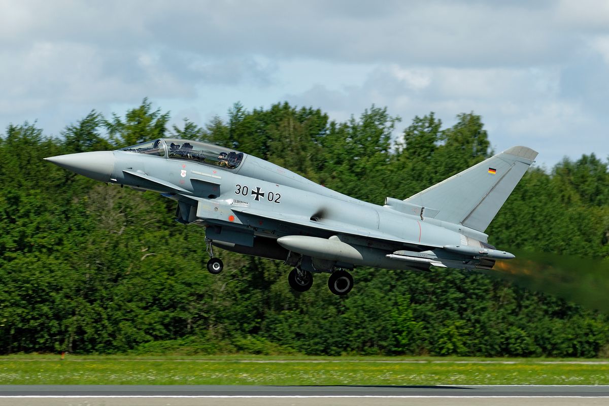 30+02 EF.2000T "Eurofighter" TLG-71 / Location : Der staatlich anerkannten Erholungsort Wittmund / Wittmundhafen