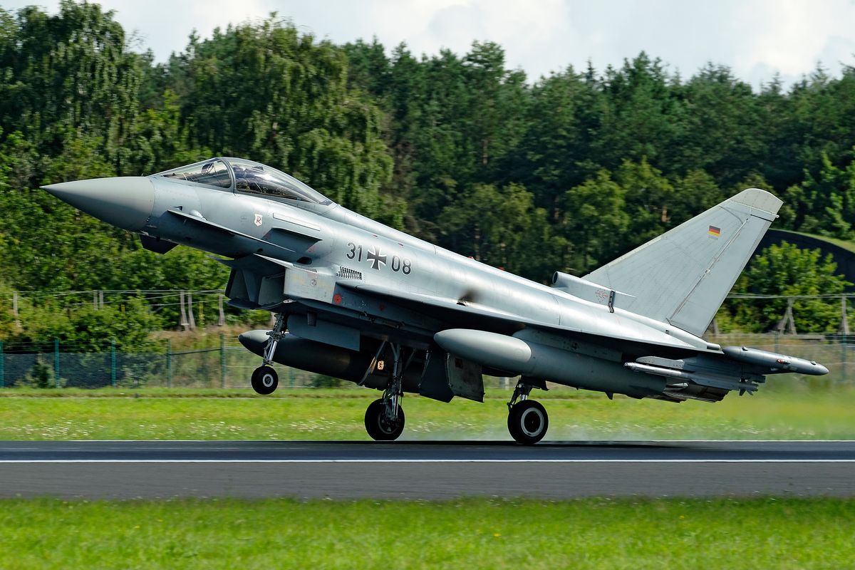 30+02 EF.2000T "Eurofighter" TLG-71 / Location : Der staatlich anerkannten Erholungsort Wittmund / Wittmundhafen