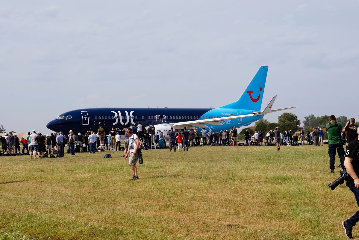 Eine Impression von Tiger Meet 2022. Die D-ABKM Boeing 737-800 (737-86J) von der deutsche Fluggesellschaft TUIfly rollt auf dem Flughafen Araxos zum Start.