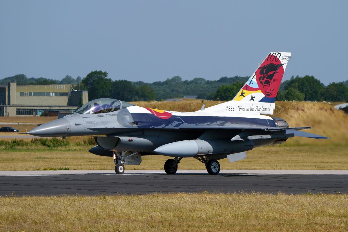 Flugbetrieb auf Schleswig-Jagel : Die 87-0229 F-16C "Fighting Falcon" 120 FS Colorado ANG Special c/s 100 Years First in the Air Guard