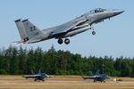 Flugbetrieb auf Hohn :Take-off von der 85-0110/ZZ F-15C "Eagle" 44th FS mks (131st  FS Massachusetts ANG)