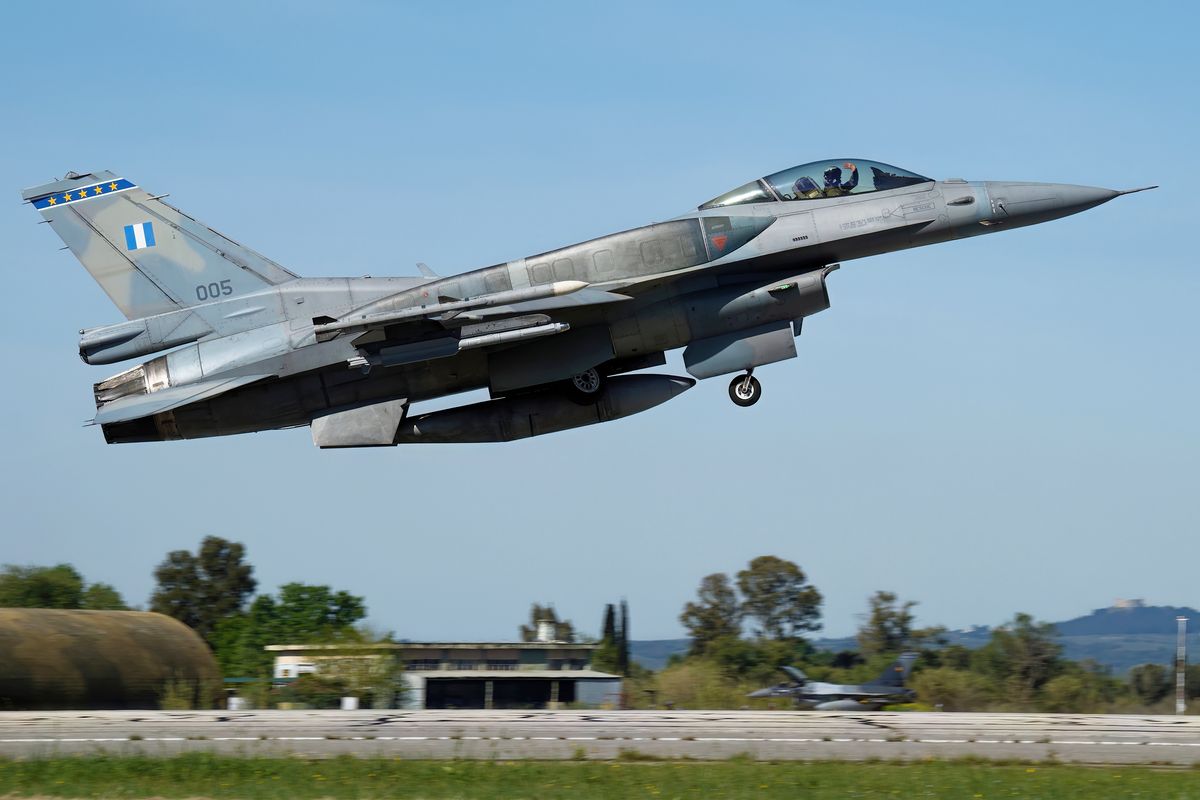 Take-off von der, 005 F-16C "Fighting Falcon" 343 Mira / Star (Asteri)