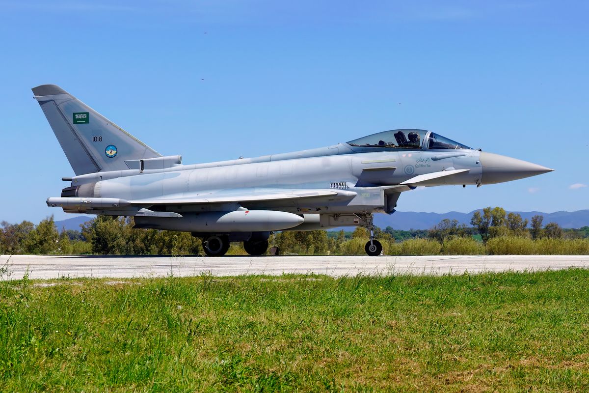 Die 1018 Typhoon F2 10 Sqn beim Taxying.  Location : Spotter Day (10.04.2024) zu der exercise Iniohos 2024 in Andravida