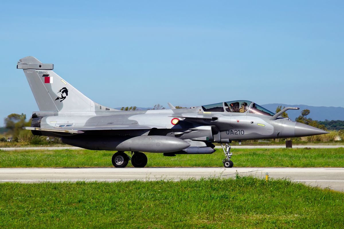 Die QA210, Rafale EQ / 1 Sqn (Qatar Emiri Air Force / Flying Wing 6 / Al Adiyat) beim Taxying. Location : Spotter Day (10.04.2024) zu der exercise Iniohos 2024 in Andravida