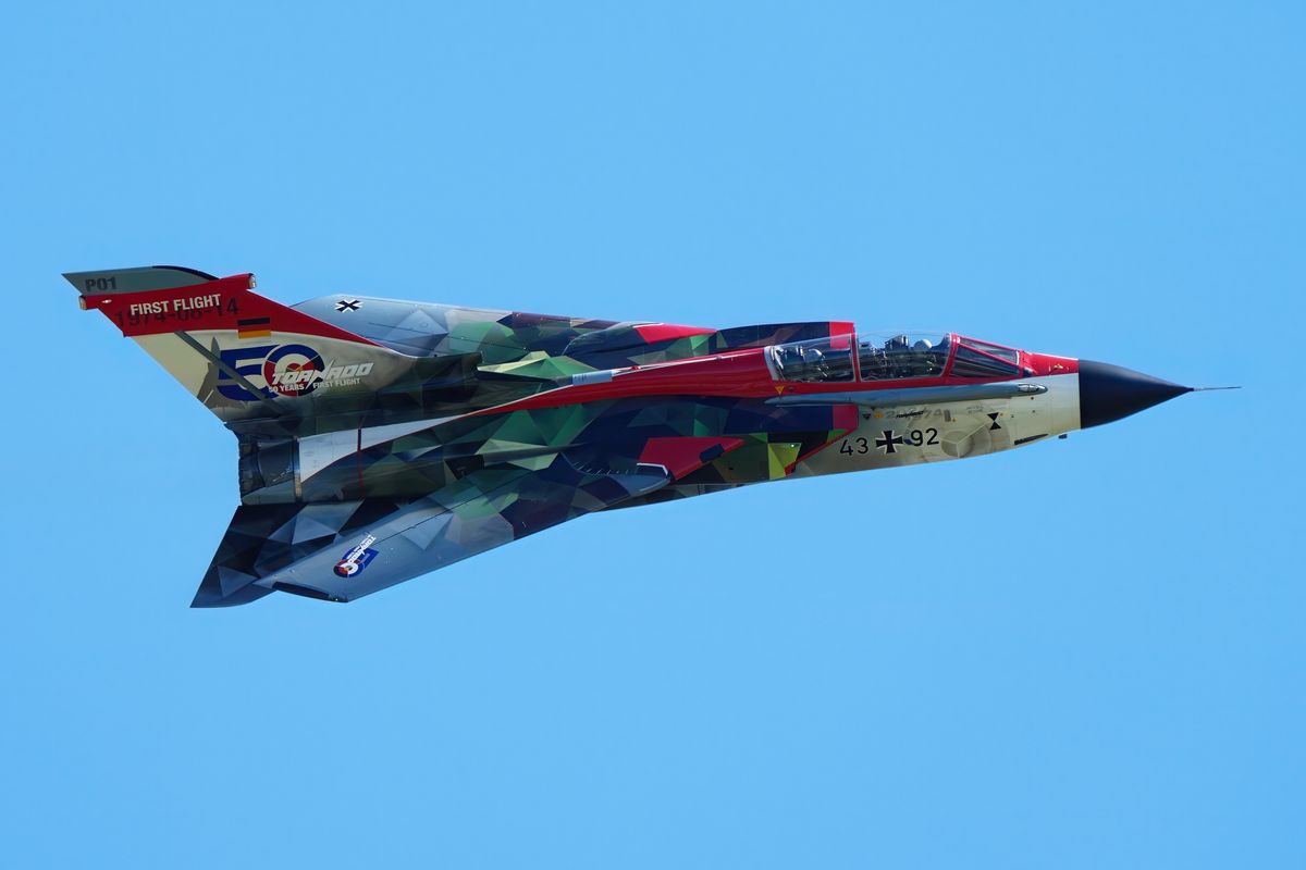 Das Flying Display des Panavia Tornado der Luftwaffe.  In Bild der Tornado IDS (T) von TLG-33 Special c/s 50 Years Tornado in Aktion. Location : ILA 2024 in Berlin