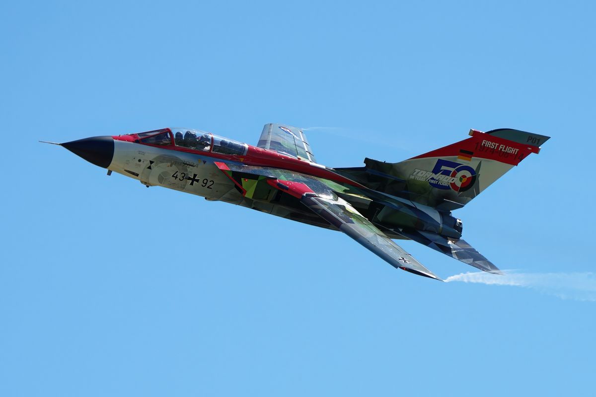 Das Flying Display des Panavia Tornado der Luftwaffe.  In Bild der Tornado IDS (T) von TLG-33 Special c/s 50 Years Tornado in Aktion. Location : ILA 2024 in Berlin