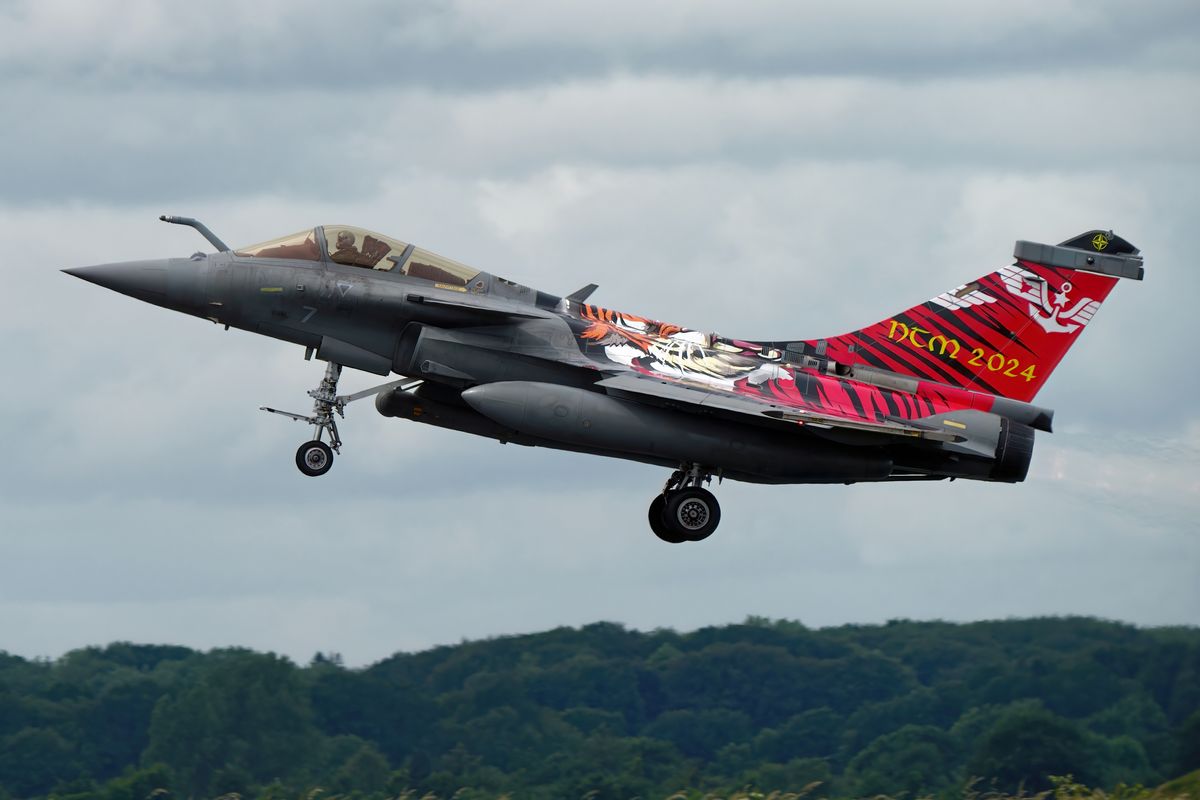 Die 7 Rafale M von der 11F (Flotille)  Special Tiger c/s NTM 2024 beim Take-off. Location : Nato Tiger Meet 2024 auf dem Fliegerhorst Schleswig-Jagel