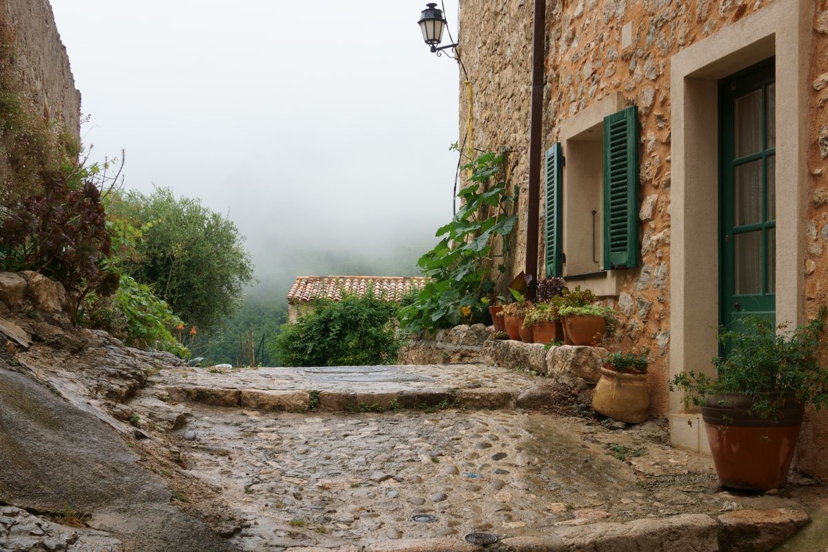 Ein kleines Bergdorf in der Provence