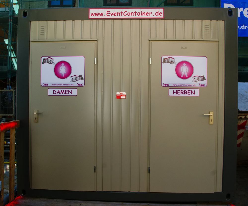 Eine Toilette auf ner Baustelle an der Königstraße.
Das ist ne recht teure Straße wenn man da was kaufen oder essen will, dementsprechend sind wohl auch die Toiletten auf den Baustellen etwas luxuriöser.